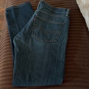 Levi's Men's Dark Blue Straight Jeans. Size 31 x 32